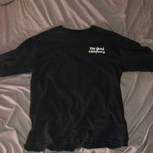 pretty cool shirt only worn a couple of times has a cool globe on the back